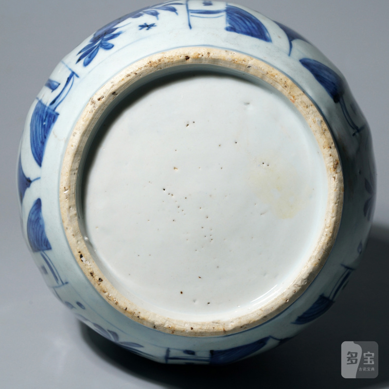 明万历 青花克拉克海马纹瓶 - 图11